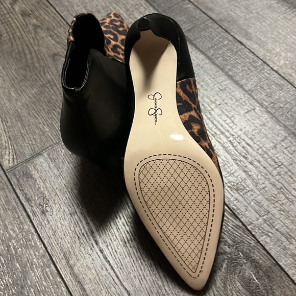 Boots - Picture 5 of 7